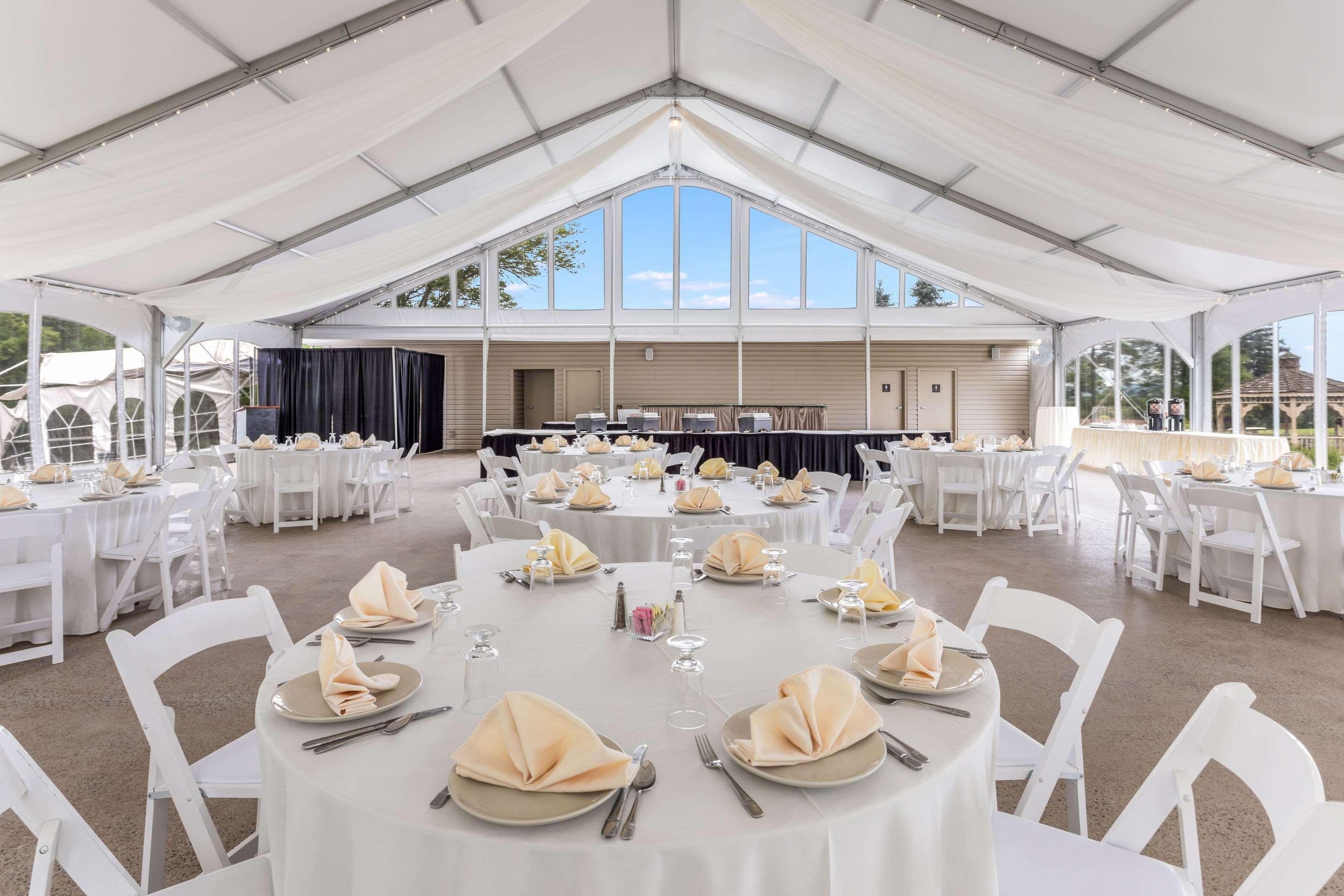 Traditions Hotel & Spa, Ascend Hotel Collection Johnson City Buitenkant foto