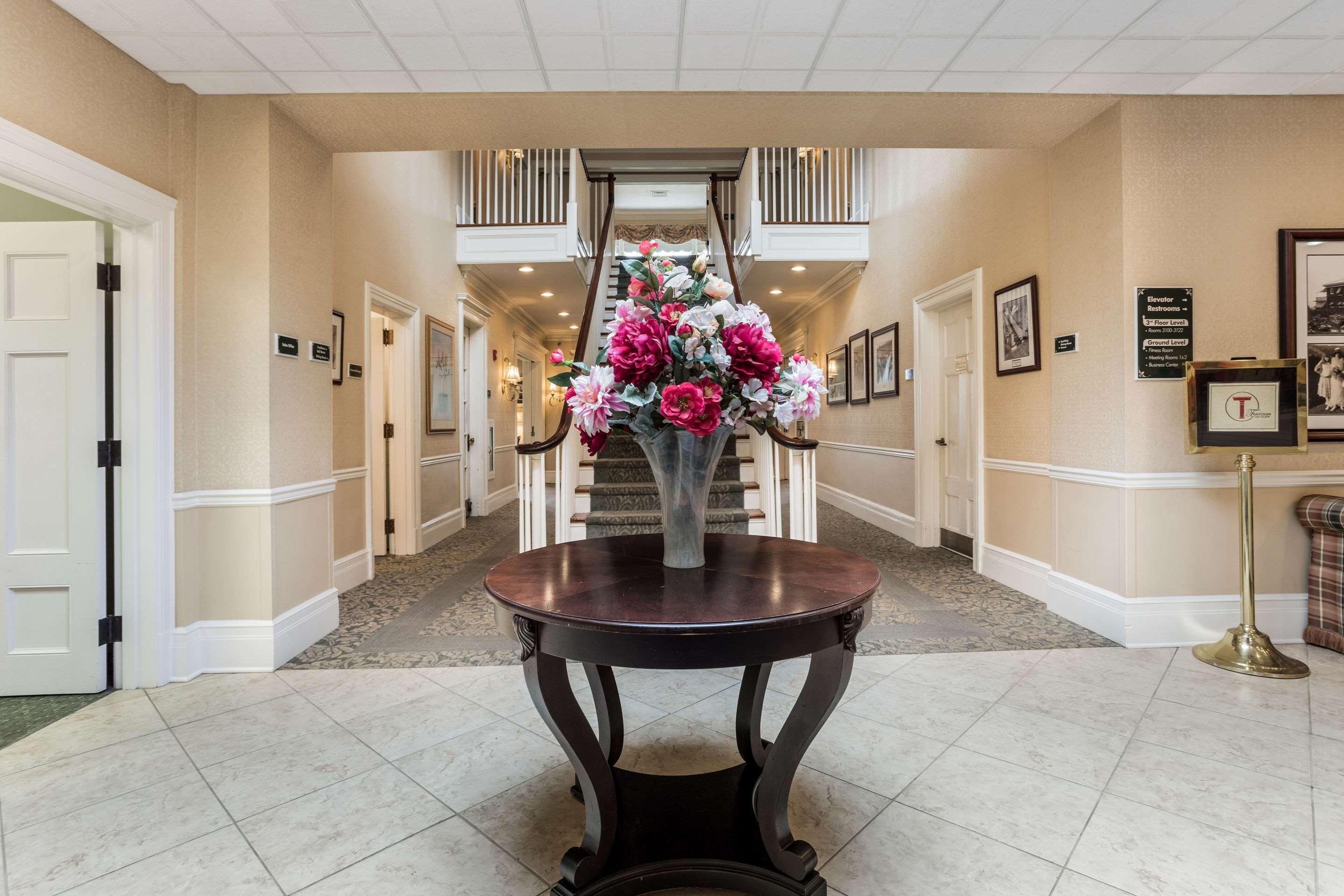 Traditions Hotel & Spa, Ascend Hotel Collection Johnson City Buitenkant foto