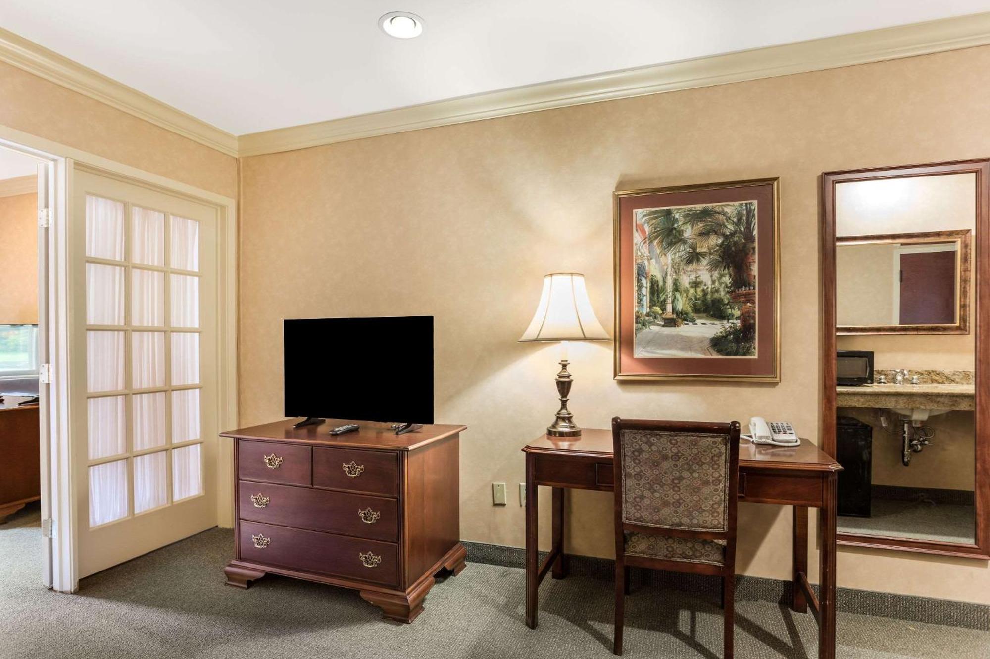Traditions Hotel & Spa, Ascend Hotel Collection Johnson City Buitenkant foto